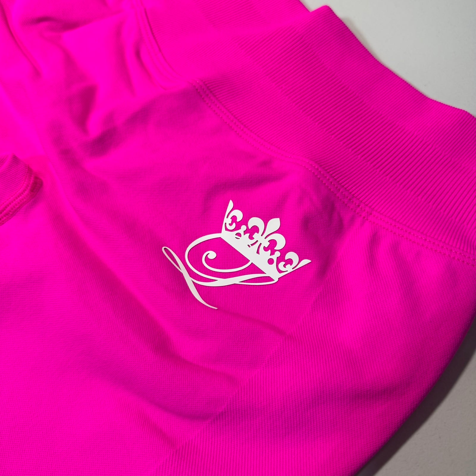 Short Scrunch Bright Fuschia
