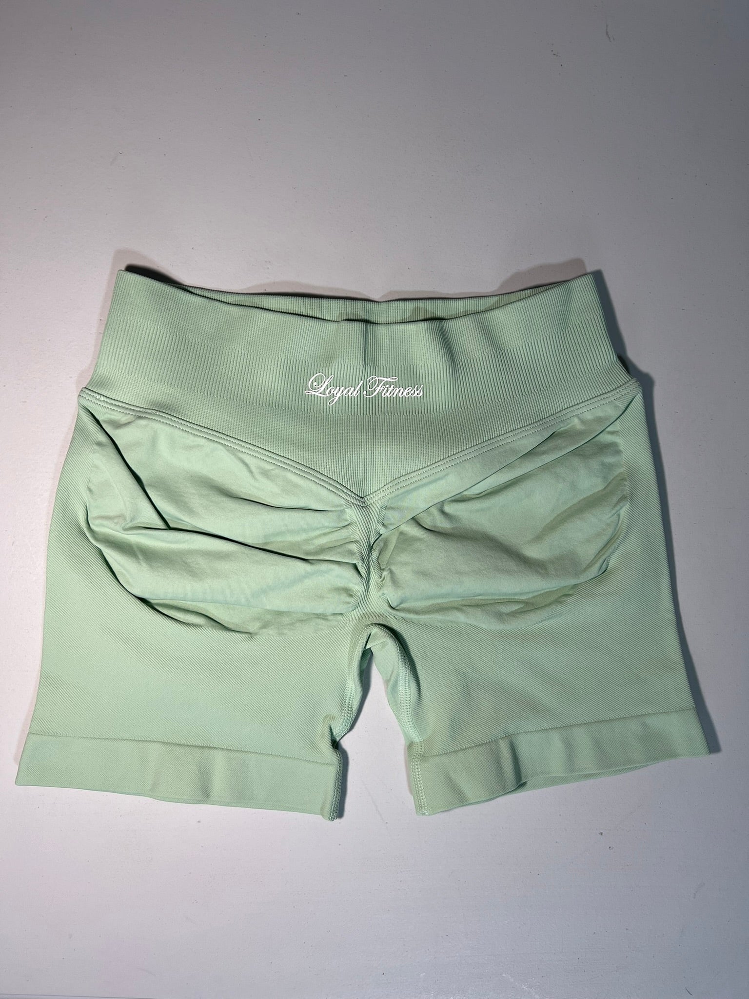 Short Scrunch Pistache